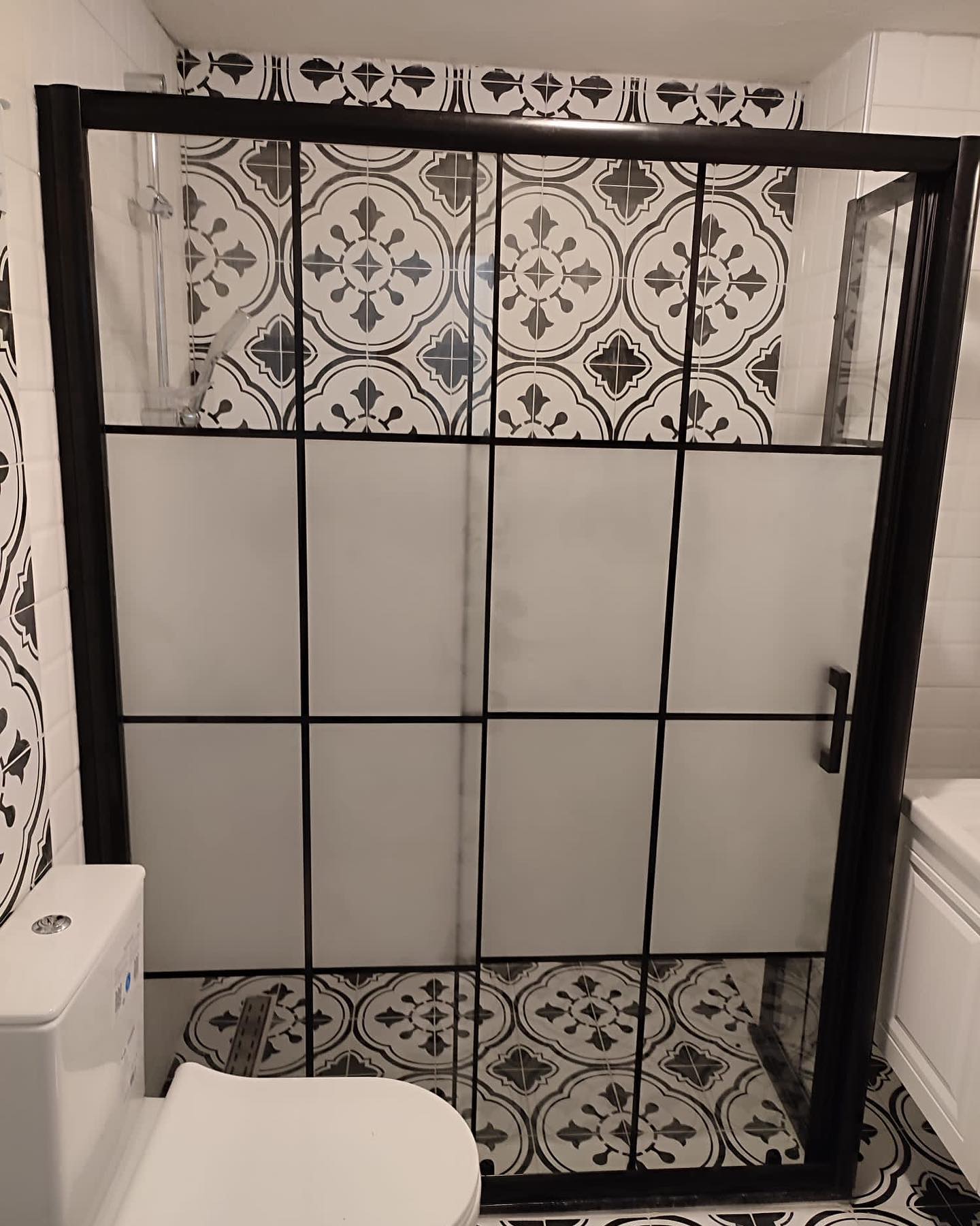 Desenli Banyo Duşakabini — Kadıköy, İstanbul